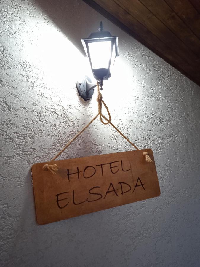 Elsada Hotel Kazbegi Eksteriør billede