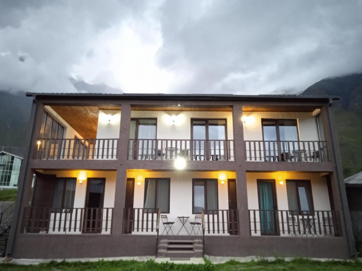 Elsada Hotel Kazbegi Eksteriør billede