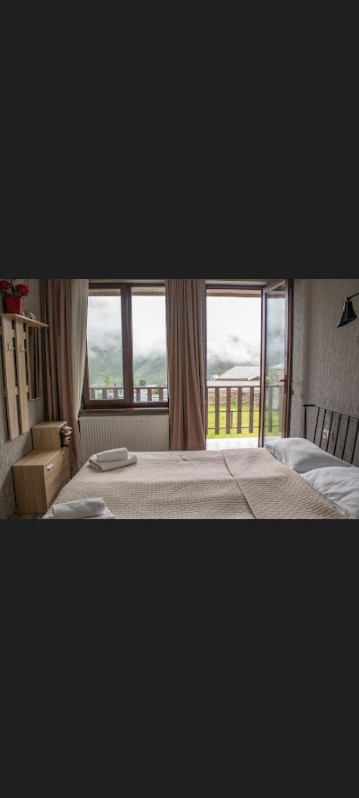 Elsada Hotel Kazbegi Eksteriør billede