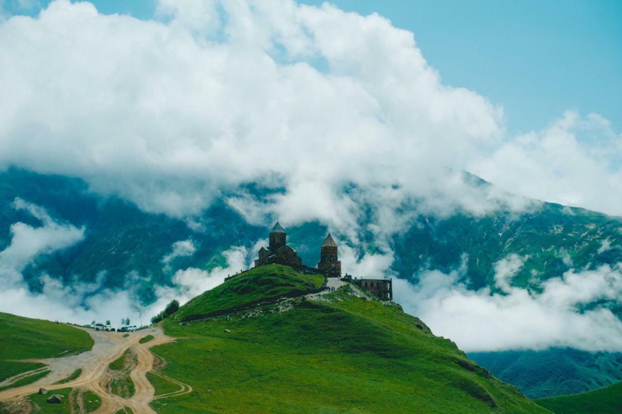 Elsada Hotel Kazbegi Eksteriør billede