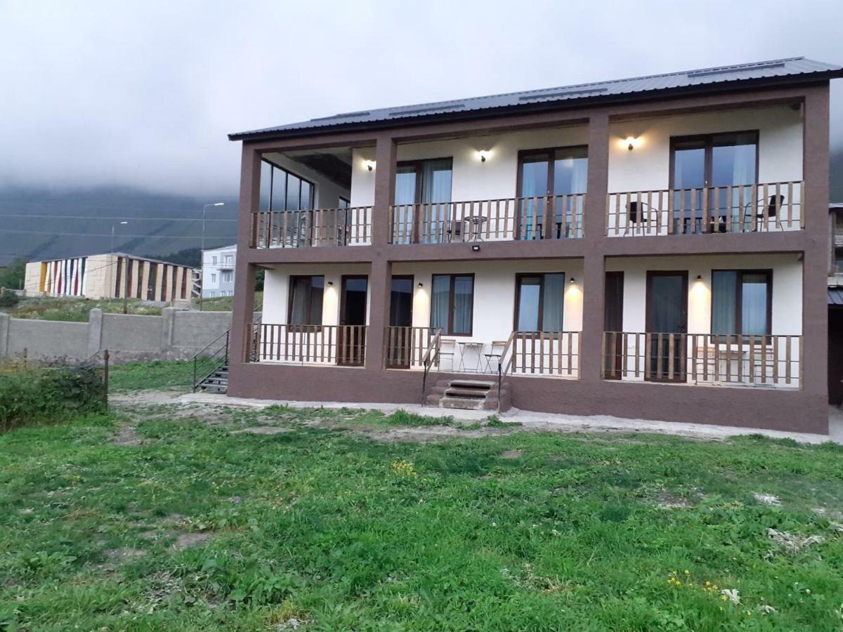 Elsada Hotel Kazbegi Eksteriør billede